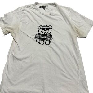 French Connection white tee w/black embroidered bulldog. Size M. Worn.